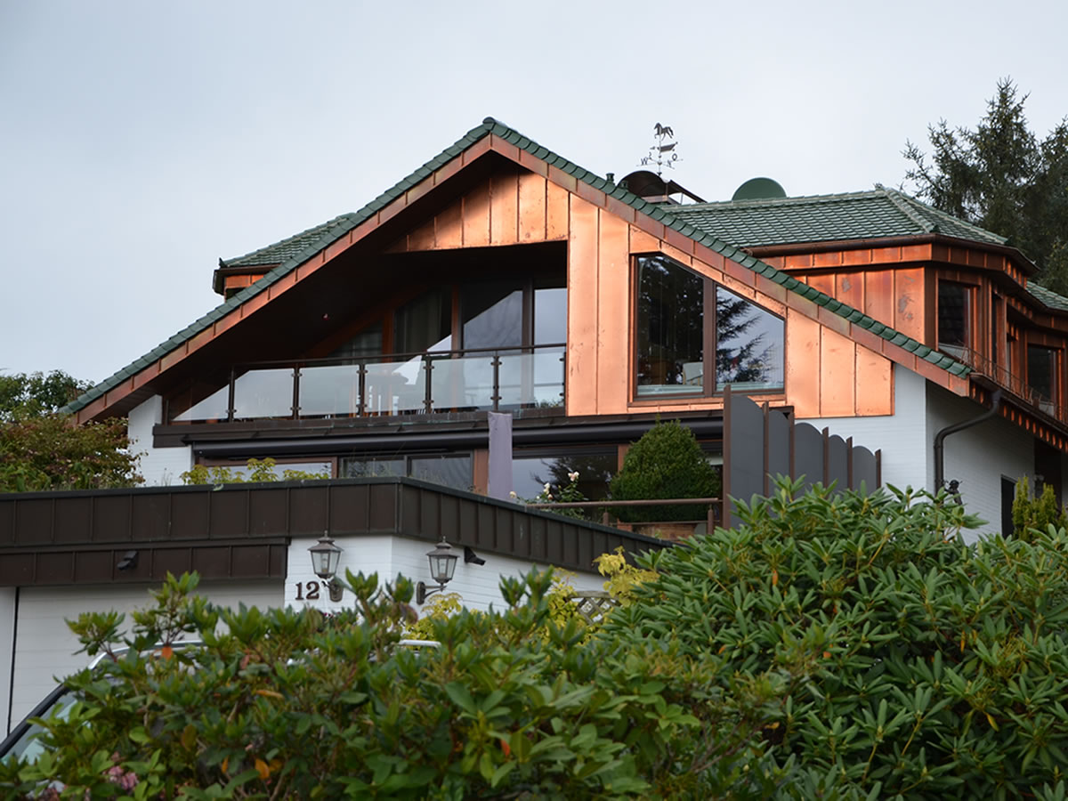 Ihr Dachdecker Minden ist der Zimmerei- und Dachdecker Meisterbetrieb Renneberg Bedachungen aus Minden, für das maßgeschneiderte Dach Minden.